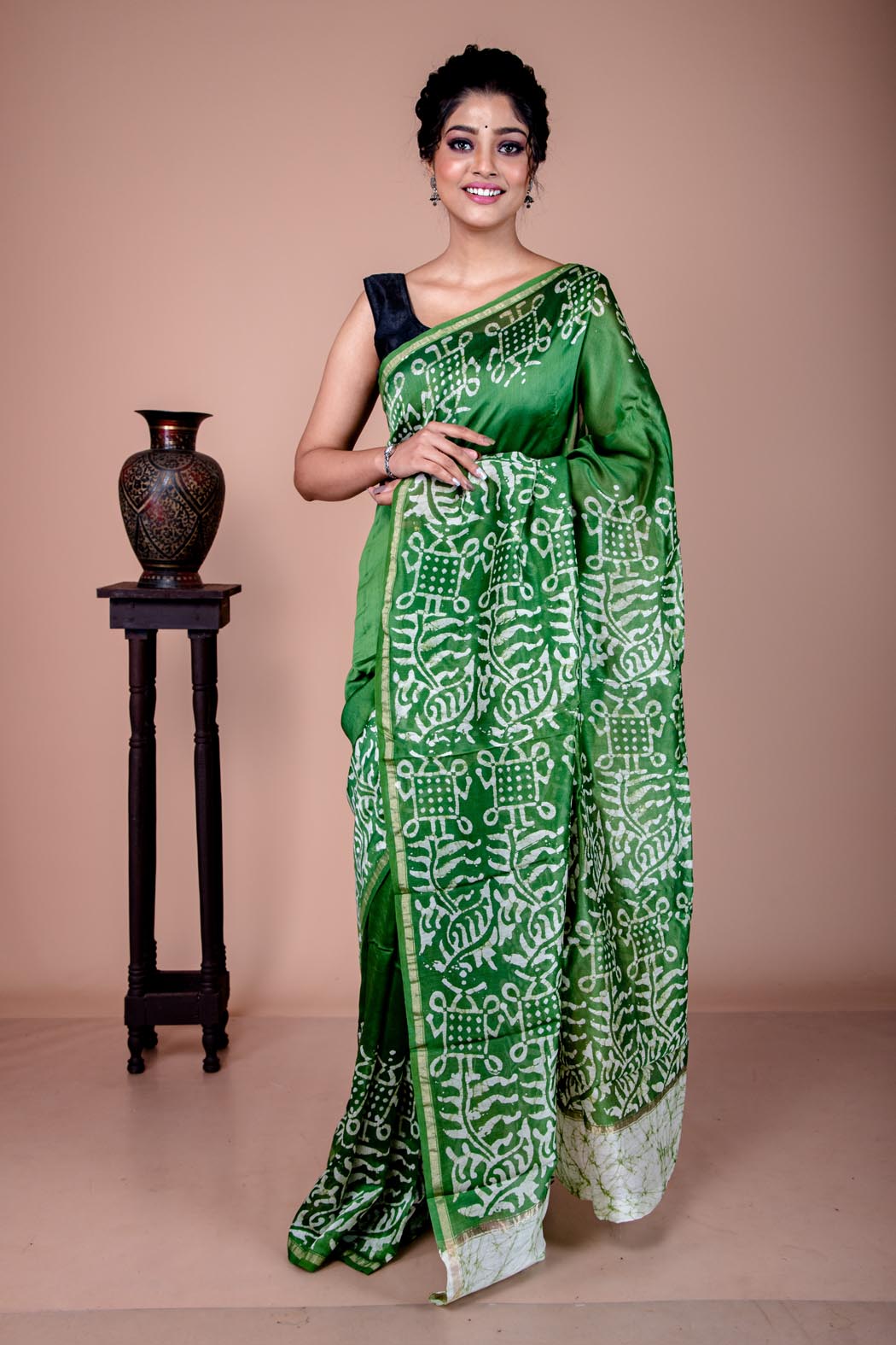 Green And White Chanderi Silk Hand Batik Saree-2 -Ramdhanu Ethnic