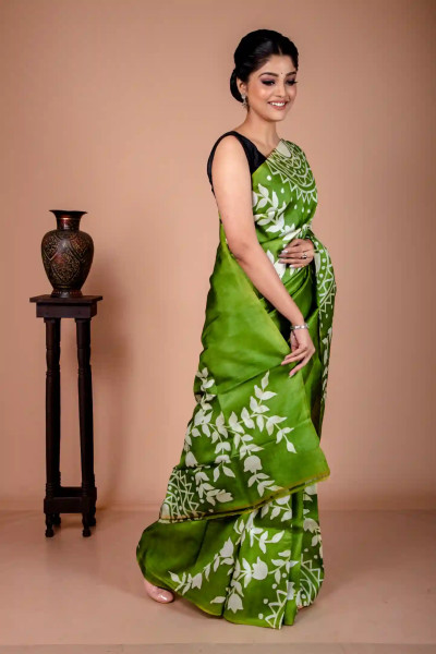 Hand Painted Leaf Pattern Green Silk Saree-1 -Ramdhanu Ethnic