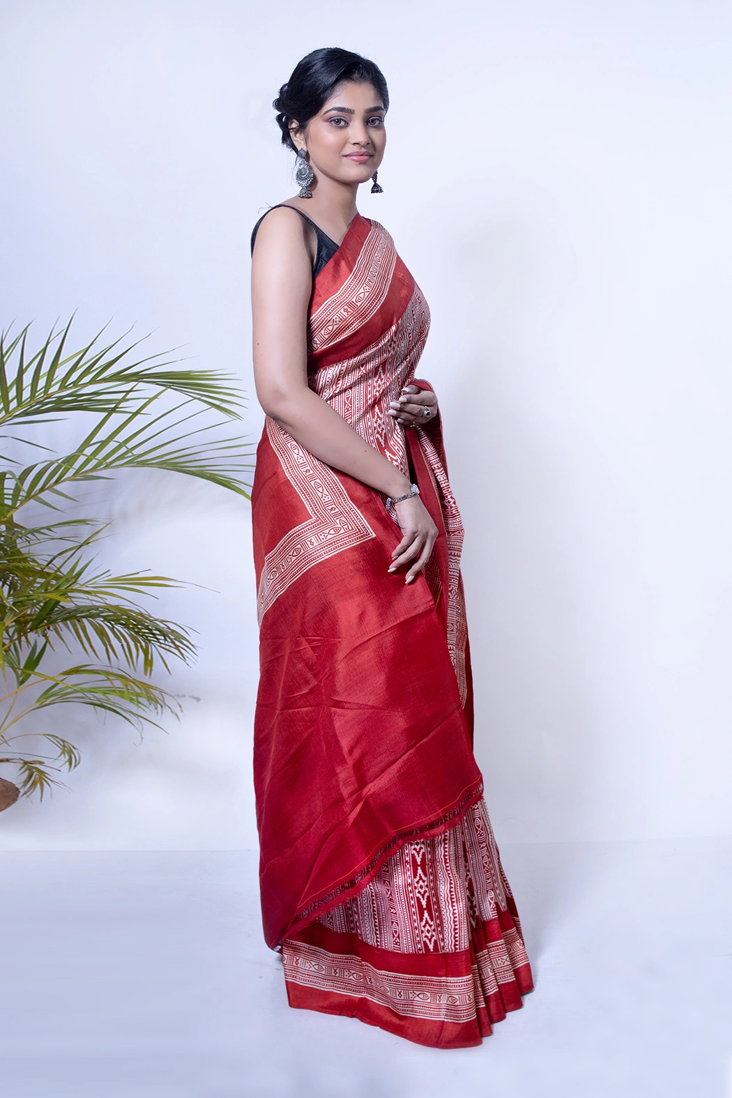 Red and White Printed Silk Saree with Blouse Piece-2 -Ramdhanu Ethnic