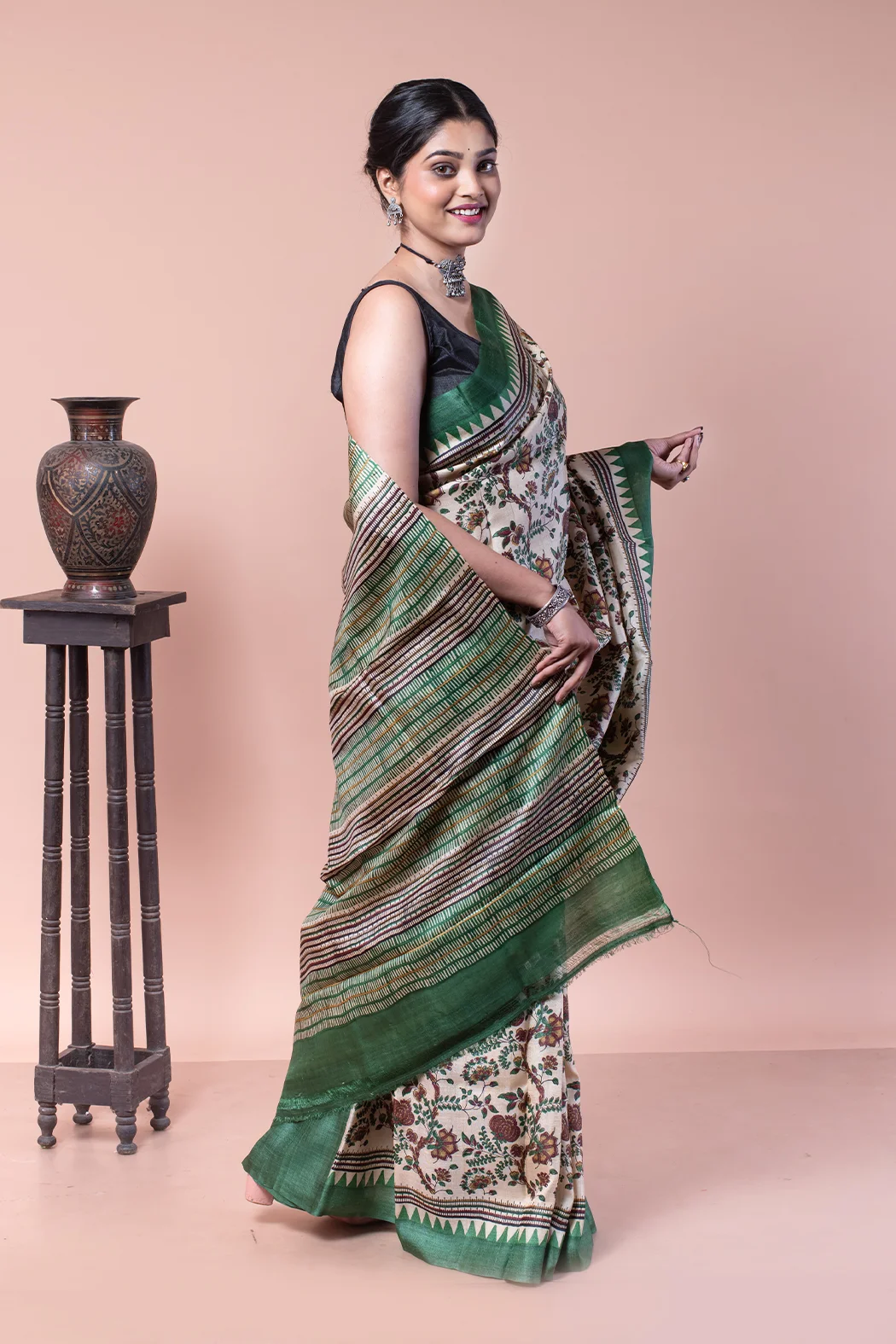 This Green and White saree is a perfect example of day wear-2 -Ramdhanu Ethnic