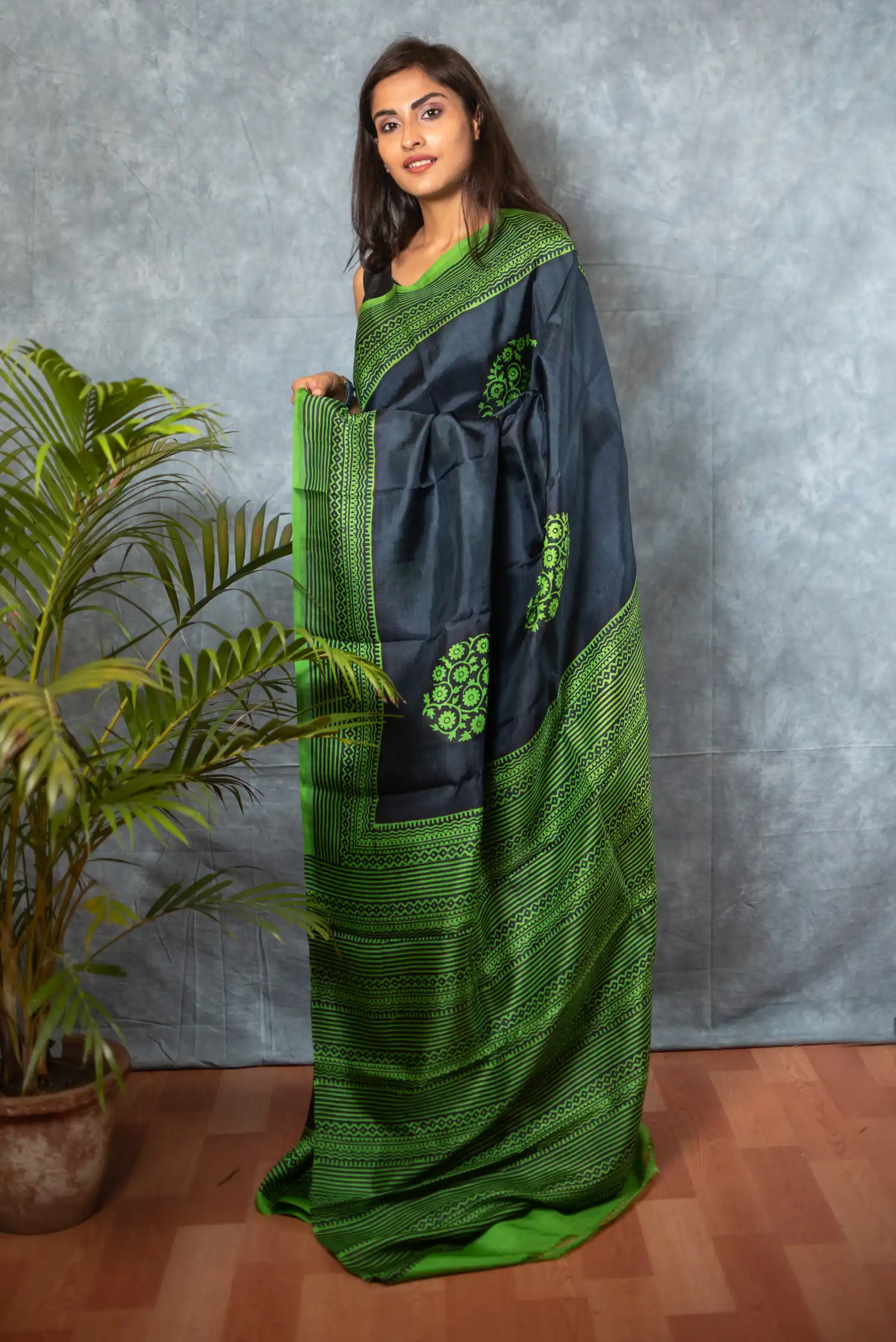 Green and Blue Saree in Pure Mulberry Silk Saree-1 -Ramdhanu Ethnic