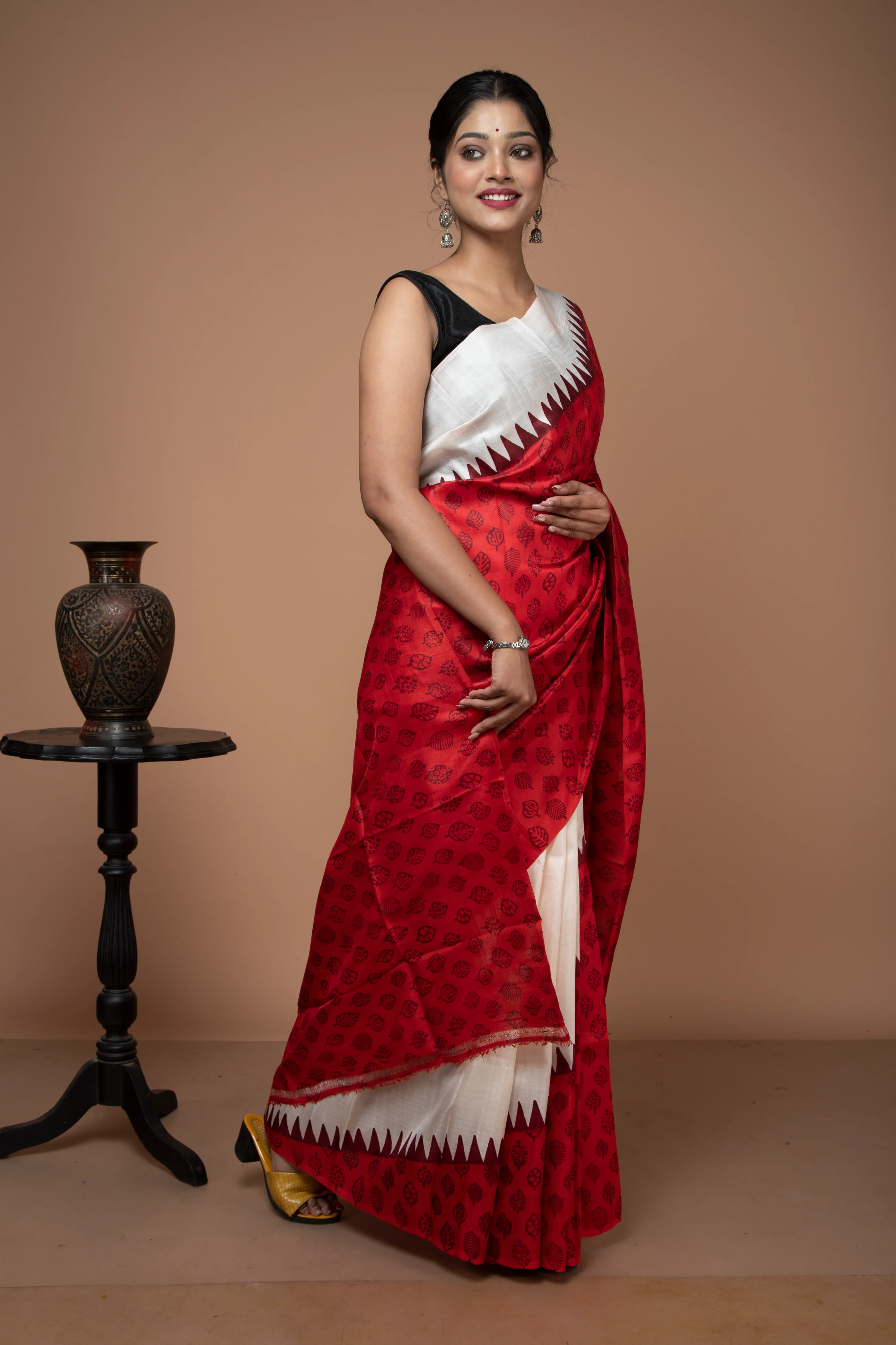 Buy this classic red and white silk saree for daytime event-1 -Ramdhanu Ethnic