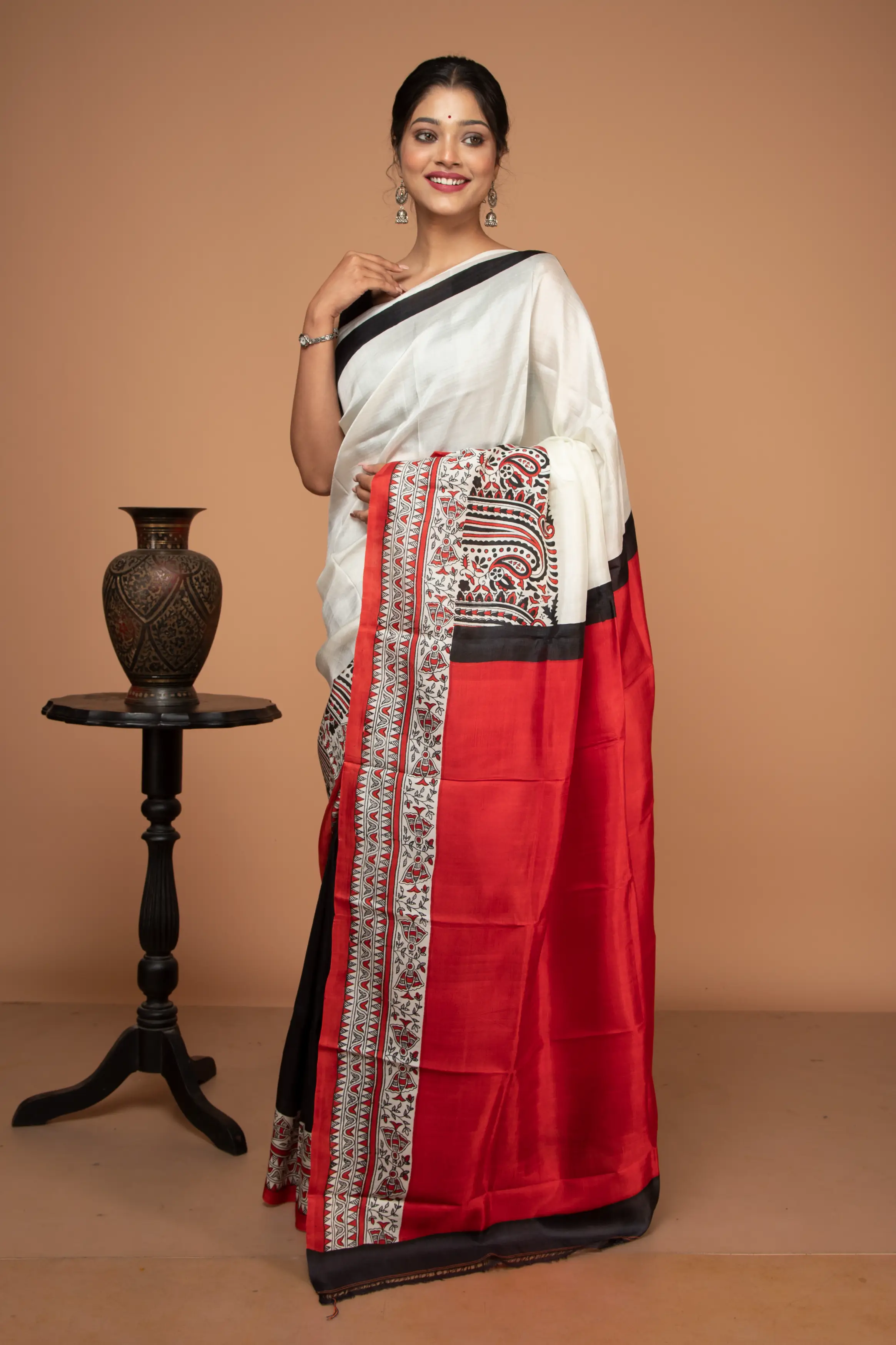 Black and red combination silk saree from Ramdhanu Ethnic-2 -Ramdhanu Ethnic