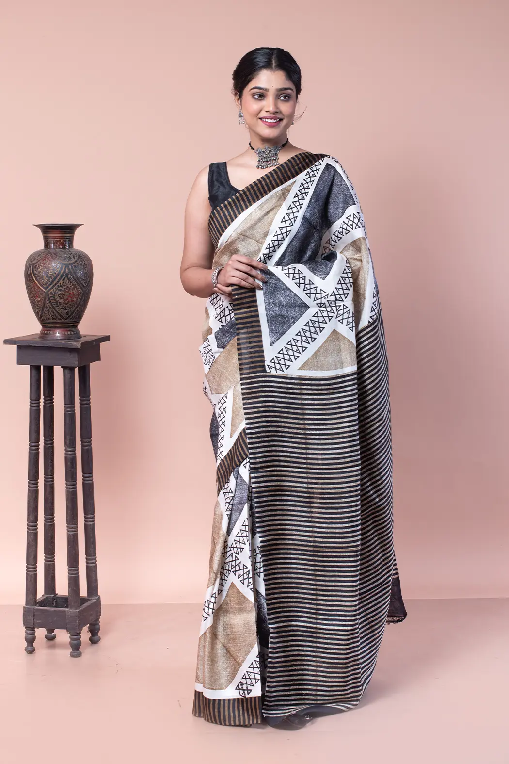 Trendy geometric pattern saree at an affordable price-1 -Ramdhanu Ethnic