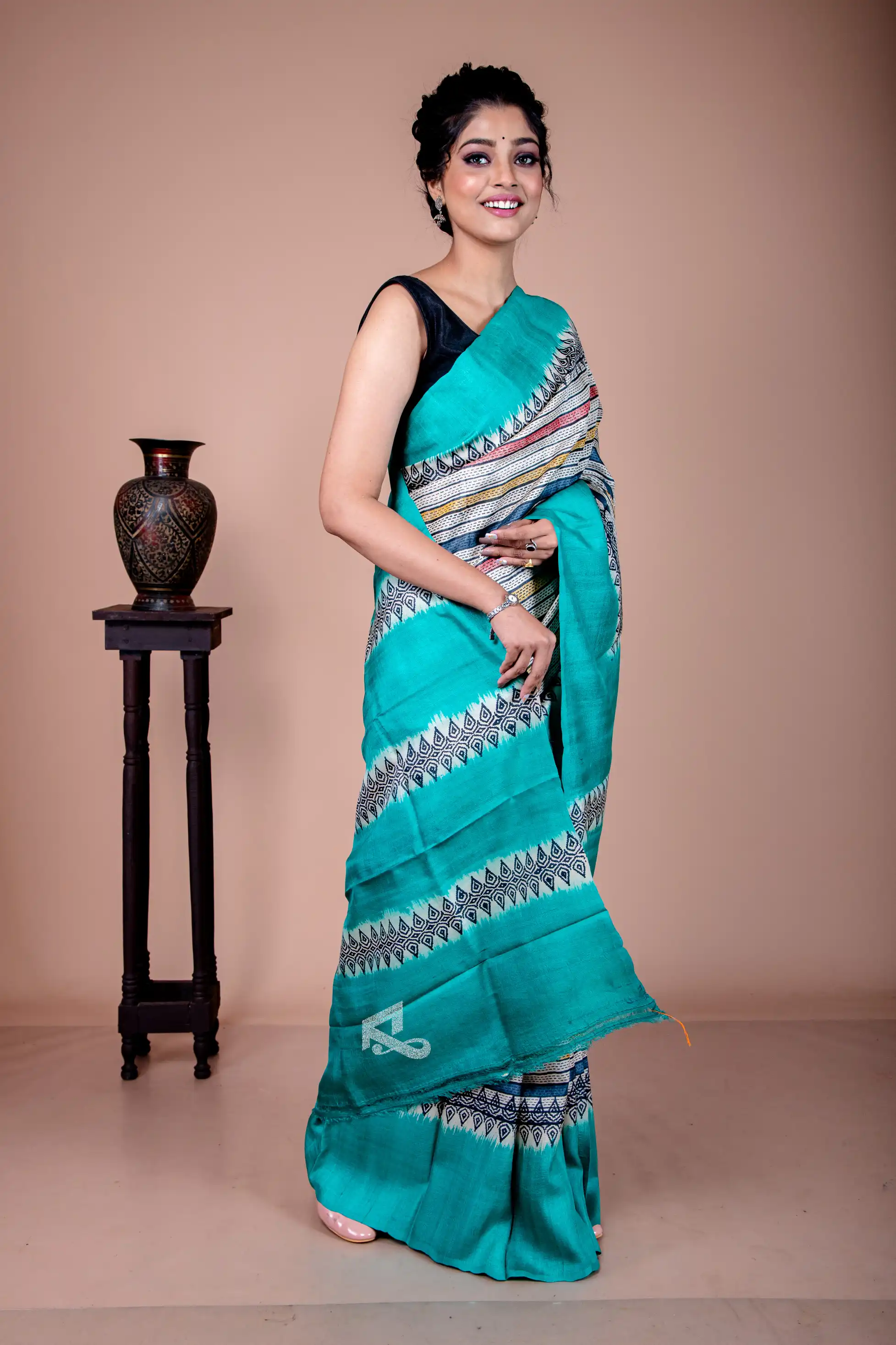 This magnificent sea green saree is a must-have for your wardrobe-2 -Ramdhanu Ethnic
