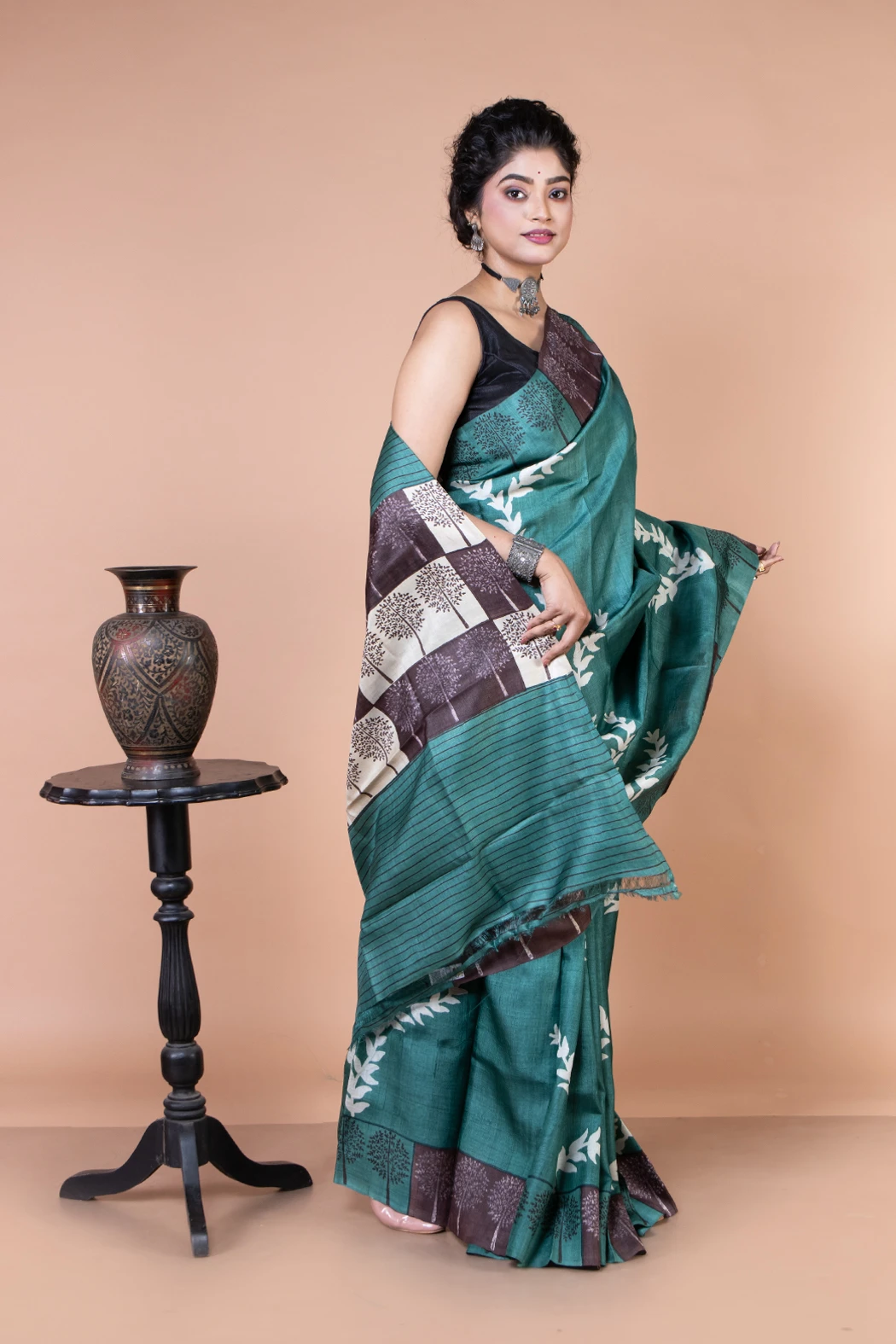 This Green Tussar Silk saree perfect for evening parties-2 -Ramdhanu Ethnic
