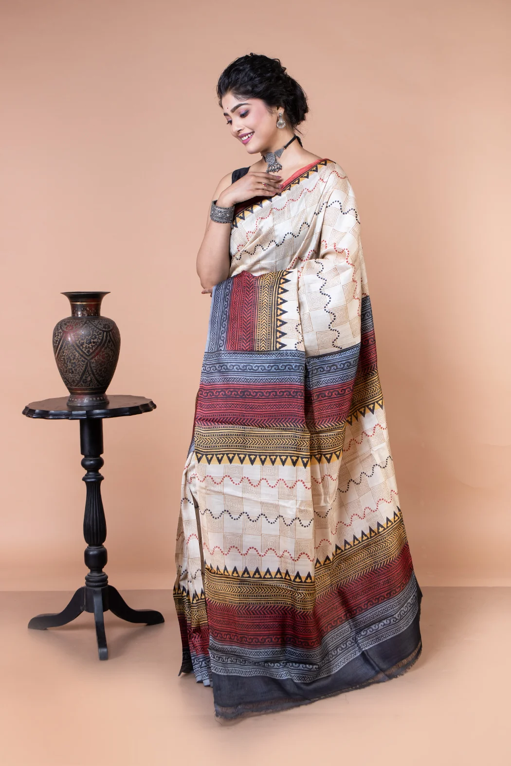 Multi color handwoven gachi tussar silk saree is ideal for any occasion-1 -Ramdhanu Ethnic