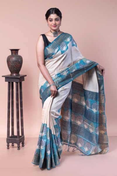 Buy this beautiful zari border saree at an affordable price -Ramdhanu Ethnic