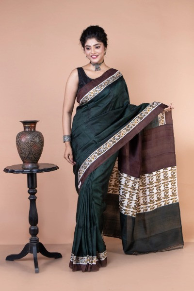 Buy this beautiful handloom silk saree from Ramdhanu Ethnic -Ramdhanu Ethnic
