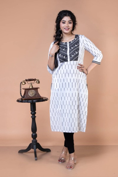 White Handloom Ikkta Kurta -Ramdhanu