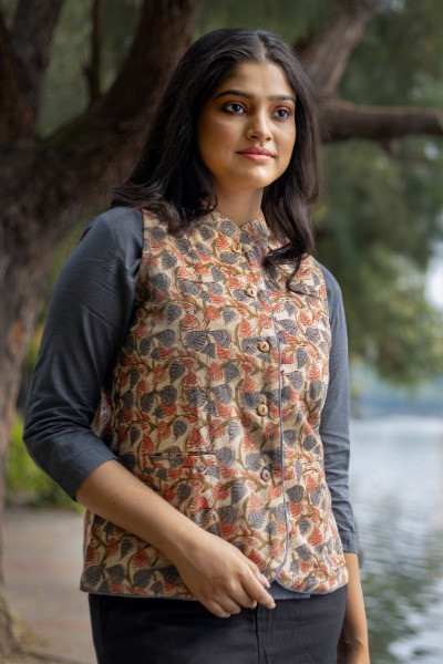 PEACH KALAMKARI SLEEVELESS JACKET -Ramdhanu